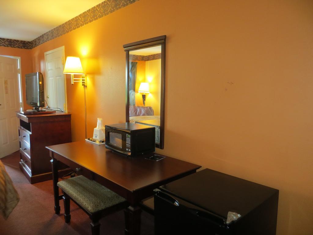 Americas Best Value Inn Ozark Exterior foto