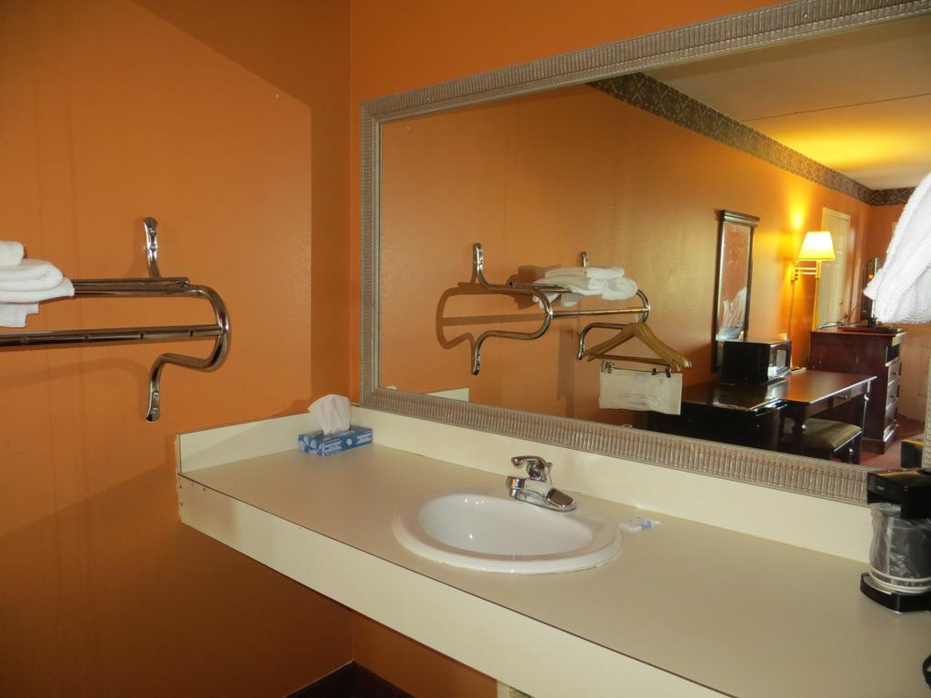 Americas Best Value Inn Ozark Exterior foto